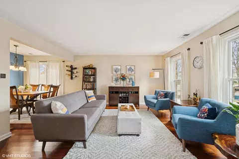1460 Cameron Ct, Hoffman Estates, IL 60010 photo 4