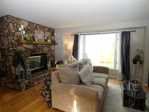 Living - 202 N Hill Rd, Mchenry, IL 60051 photo 2 of 2