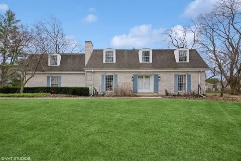 7 Walnut Ln, South Barrington, IL 60010