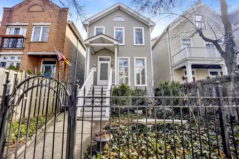 1943 W Melrose St, Chicago, IL 60657