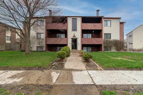 1913 Tracy Dr #2B, Bloomington, IL 61701