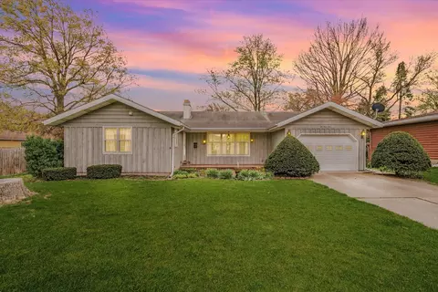 249 E Morris St, Bement, IL 61813