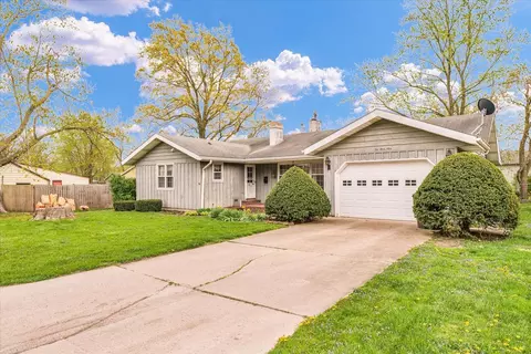 249 E Morris St, Bement, IL 61813 photo 3