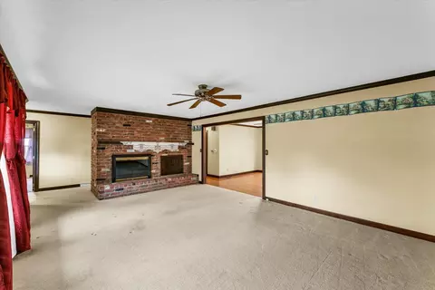249 E Morris St, Bement, IL 61813 photo 8
