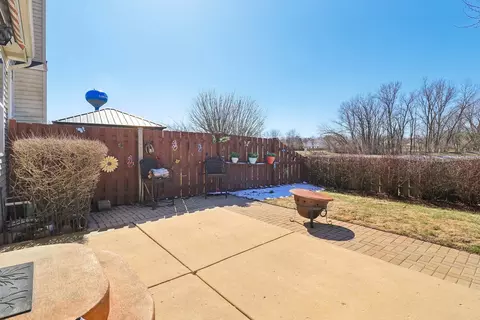 Exterior - 32512 Millstone Cir, Lakemoor, IL 60051 photo 4 of 8