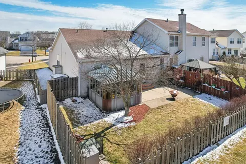 View/Area - 32512 Millstone Cir, Lakemoor, IL 60051 photo 2 of 7