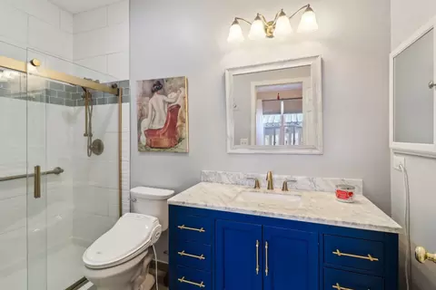 Bath - 32512 Millstone Cir, Lakemoor, IL 60051 photo 2 of 4