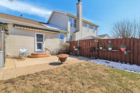 Exterior - 32512 Millstone Cir, Lakemoor, IL 60051 photo 5 of 8