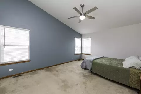 Bedroom - 39251 Crofton Ln, Beach Park, IL 60083 photo 2 of 5