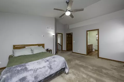 Bedroom - 39251 Crofton Ln, Beach Park, IL 60083 photo 1 of 5