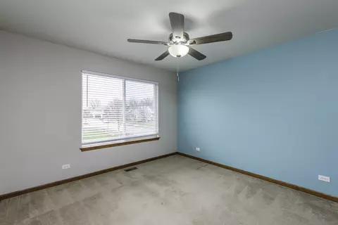 Bedroom - 39251 Crofton Ln, Beach Park, IL 60083 photo 4 of 5