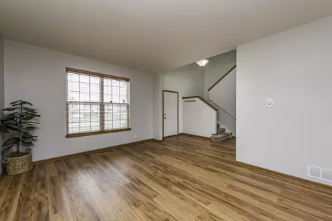 Living - 39251 Crofton Ln, Beach Park, IL 60083 photo 2 of 7