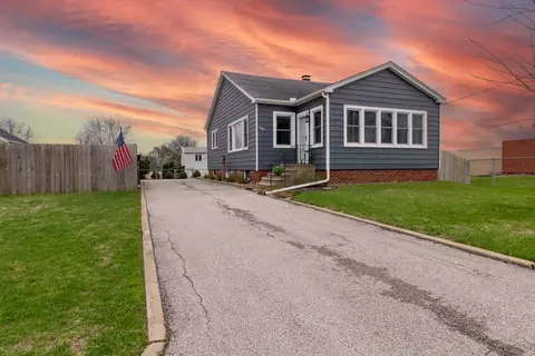 304 W Cleveland Ave, Heyworth, IL 61745