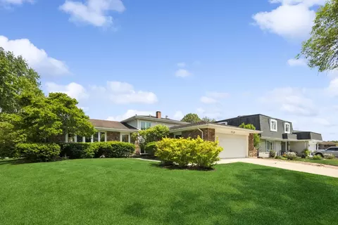 7717 Sawyer Rd, Darien, IL 60561
