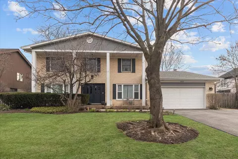 3025 Parkside Dr, Highland Park, IL 60035