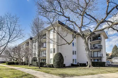 235 Ridge Rd #3D, Wilmette, IL 60091