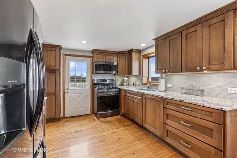 156 E Corning Rd, Beecher, IL 60401 photo 10