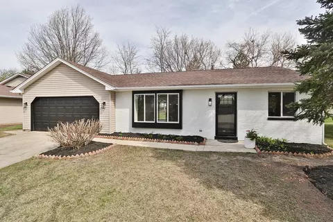 464 Winterwood Dr, Roselle, IL 60172