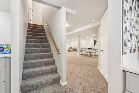 Entry Way - 1054 Hudson Ct, Bartlett, IL 60103 photo 6 of 7