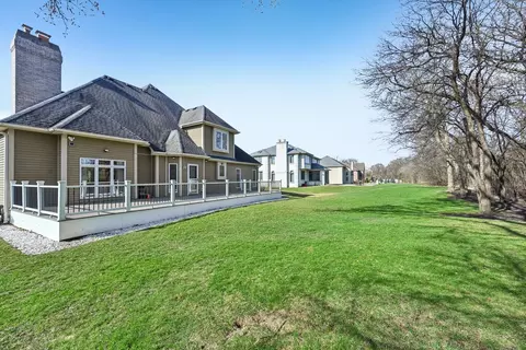 Exterior - 1054 Hudson Ct, Bartlett, IL 60103 photo 4 of 6