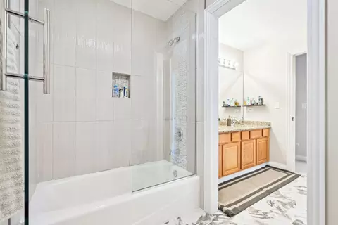 Bath - 1054 Hudson Ct, Bartlett, IL 60103 photo 6 of 6