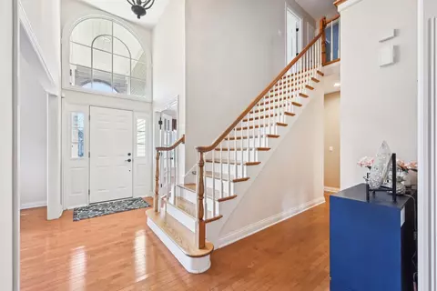 Entry Way - 1054 Hudson Ct, Bartlett, IL 60103 photo 1 of 7