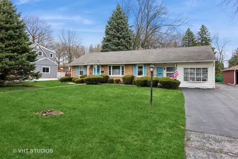 1535 E Harrison Ave, Wheaton, IL 60187