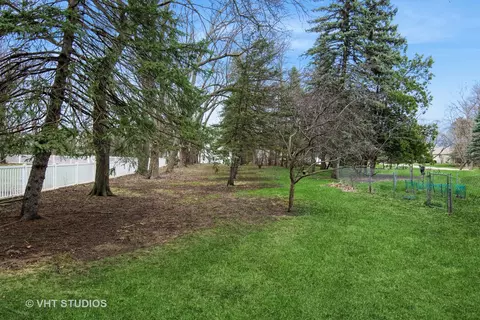1535 E Harrison Ave, Wheaton, IL 60187 photo 4