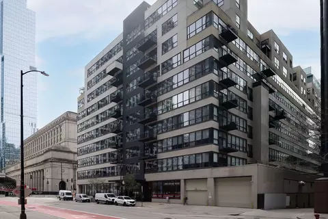 130 S Canal St #311, Chicago, IL 60606