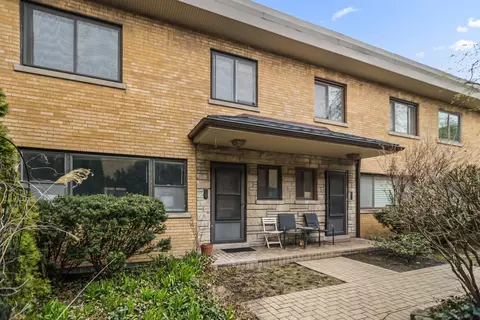3548 N Pine Grove Ave, Chicago, IL 60657