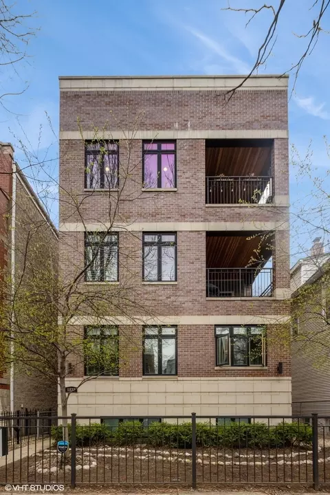 1833 W Addison St #1S, Chicago, IL 60613
