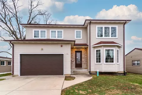 115 W Manchester Dr, Wheeling, IL 60090