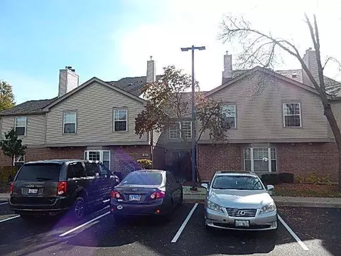 1749 Eastwood Ct #10, Schaumburg, IL 60195