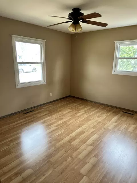 Bedroom - 203 E Maxon Ln, Streamwood, IL 60107 photo 2 of 3
