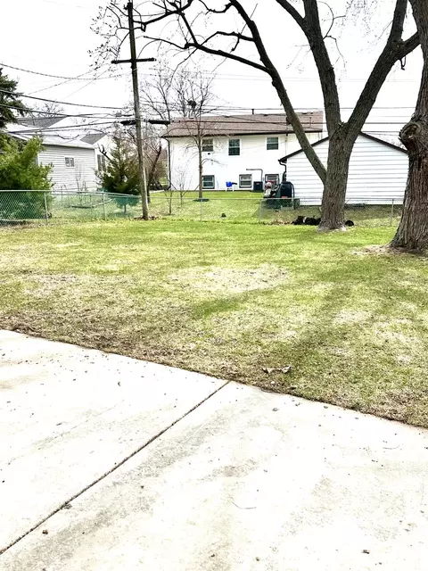 Exterior - 203 E Maxon Ln, Streamwood, IL 60107 photo 2 of 3