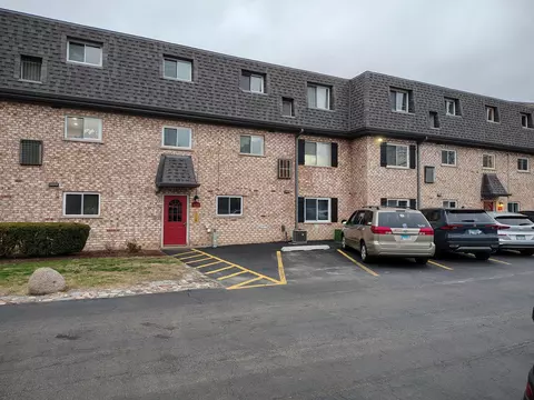 924 S Plum Grove Rd #227, Palatine, IL 60067