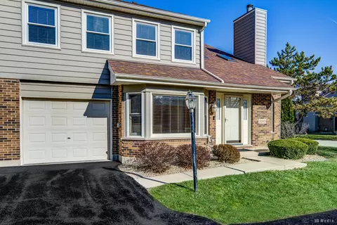 9242 Wherry Ln, Orland Park, IL 60462