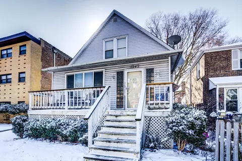1949 W Granville Ave, Chicago, IL 60660