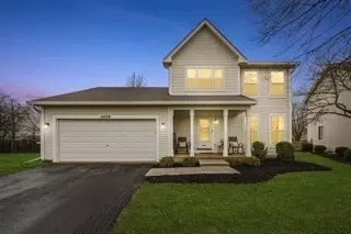 2428 Smithfield Ct, Aurora, IL 60503
