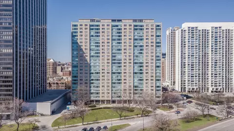 3180 N Lake Shore Dr #15A, Chicago, IL 60657