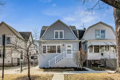 4725 W Berenice Ave, Chicago, IL 60641