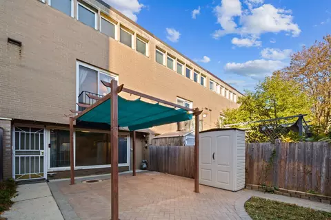 Exterior - 1455 E 55th Pl, Chicago, IL 60637 photo 4 of 5