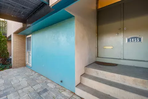 Exterior - 1455 E 55th Pl, Chicago, IL 60637 photo 3 of 5