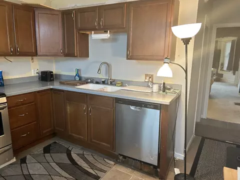 1628 E 75th St, Chicago, IL 60649 photo 4