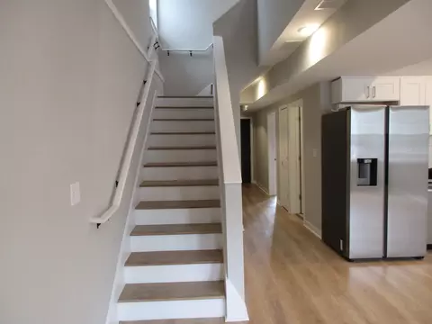 Entry Way - Undisclosed, Chicago, IL 60609 photo 2 of 8