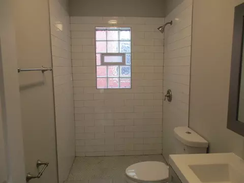 Bath - Undisclosed, Chicago, IL 60609 photo 7 of 12