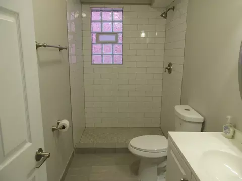 Bath - Undisclosed, Chicago, IL 60609 photo 2 of 12