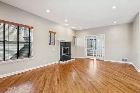 Living - 622 Robin, Elgin, IL 60123 photo 1 of 2