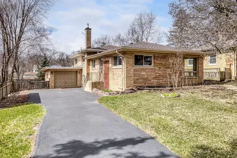 110 S Forest Ave, Palatine, IL 60074