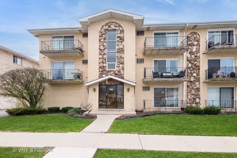 8834 Mobile Ave #103, Oak Lawn, IL 60453